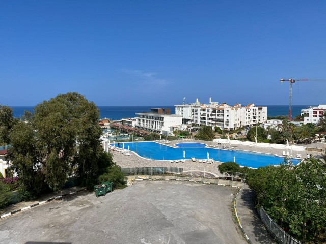 Newly completed seafront 2+1 flat for sale in the center of Kyrenia.