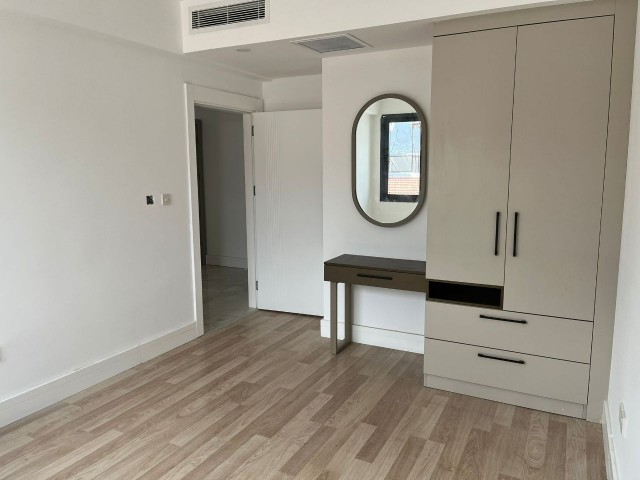 Newly completed seafront 2+1 flat for sale in the center of Kyrenia.