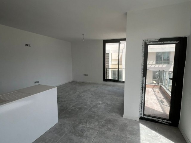 New 2+1 apartment, ready to move into in the city center, in the Girne-Liman area