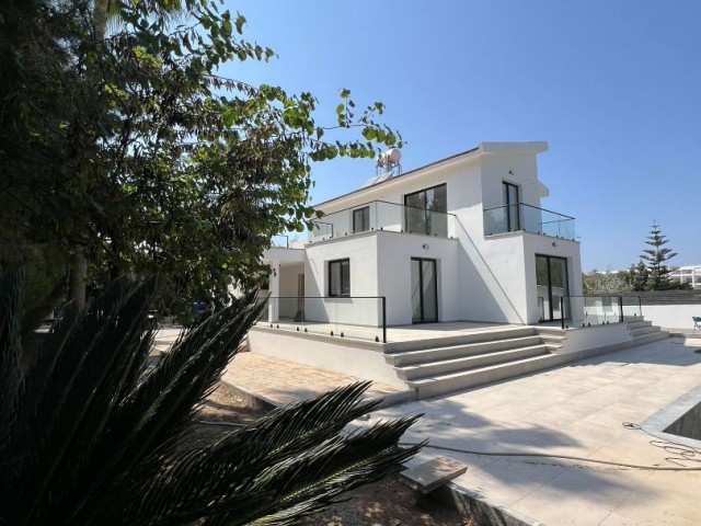 Luxurious 5+1 villa for sale in the Chatalkoy area.