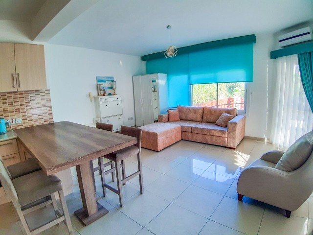 3 bedroom apt WITH WIDE GARDEN IN COMPLEX CLOSE TO THE SEA