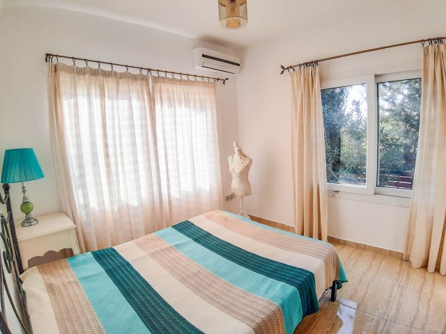 3 bedroom apt WITH WIDE GARDEN IN COMPLEX CLOSE TO THE SEA