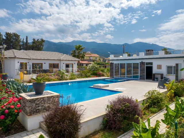 Villa zur täglichen Miete in anständiger Lage in Alsancak **  ** 