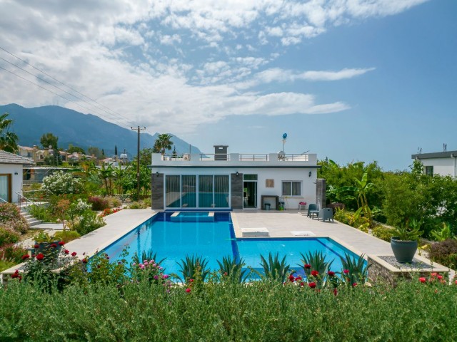 Villa zur täglichen Miete in anständiger Lage in Alsancak **  ** 