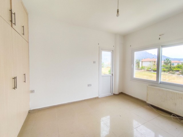 ESYALI YADA ESYASIZ 3+1 300m2 VILLA, DENIZE 50 M