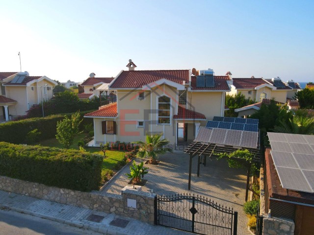 4+1 DENIZE 50M VILLA