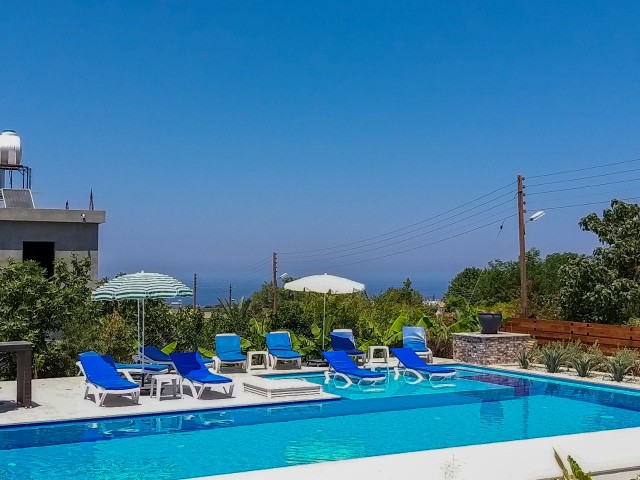 5 Bedroom Villa with Private Pool for Daily Rent in Alsancak region ** 