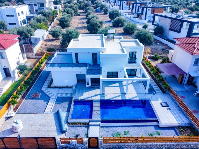 4+1 YENI MODERN VILLA