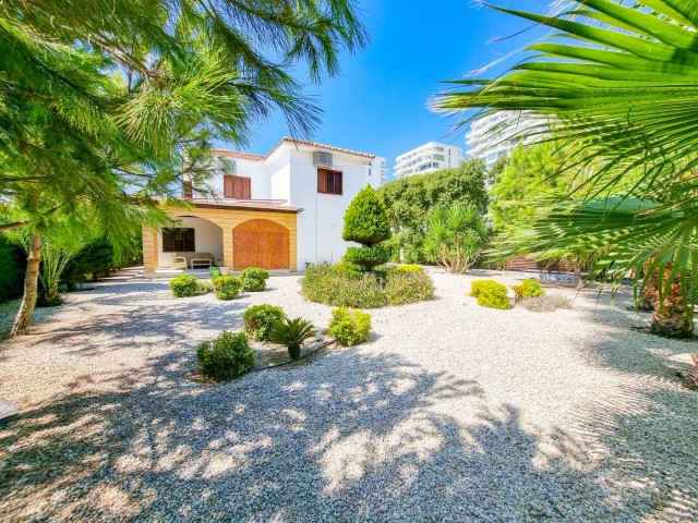 3+1 FOR SALE VILLA BY THE SEA