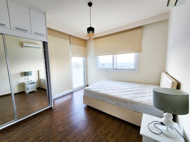 3+1 KIRALIK PENTHOUSE. GIRNE MERKEZ. HAVUZLU SITE IÇERISINDE  