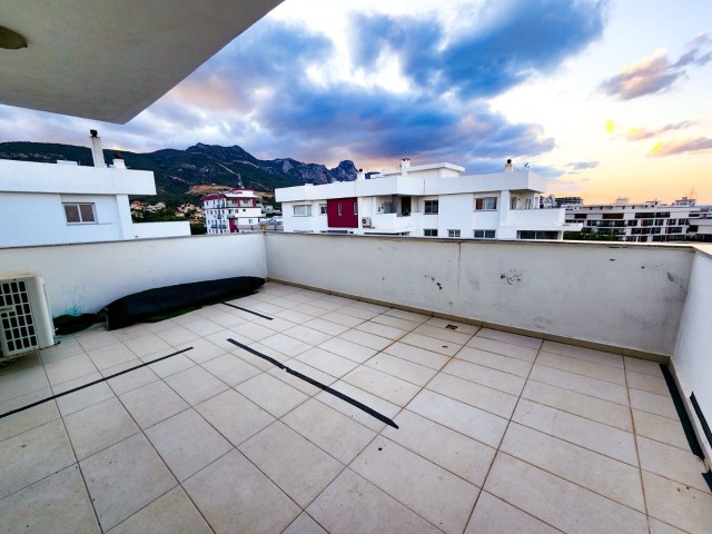 3+1 PENTHOUSE FOR RENT. KYRENIA CENTER. INSIDE THE SITE WITH POOL