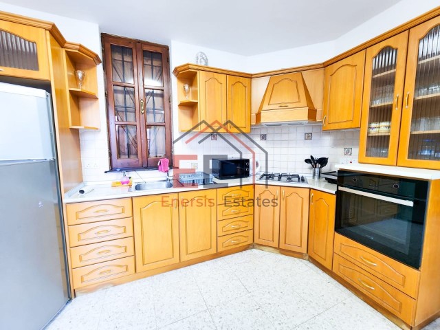 2+1SEMI-DETACHED VILLA FOR RENT. ON THE PROPERTY WITH A SWIMMING POOL. EDREMIT