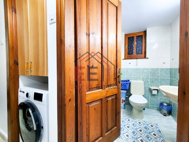 2+1SEMI-DETACHED VILLA FOR RENT. ON THE PROPERTY WITH A SWIMMING POOL. EDREMIT