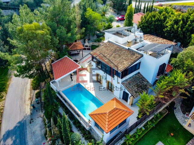 MAGNIFICENT PRIVATE VILLA FOR SALE 