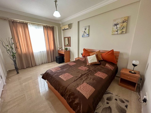 Alsancak'ta Dağ ve Deniz Manzaralı Full Eşyalı Günlük Kiralık Villa