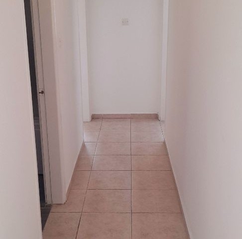 2+1 komplett möbliertes Luxus-Penthouse in Hamitköy, Nikosia, in der Nähe von CIU & NEU, Märkten und Haltestellen