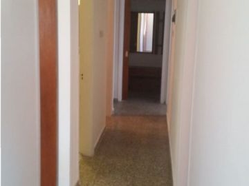 3+1 Fully furnished flat in Yenisehir Nicosia, free internet, 3 minutes walk to bus stop, 5 minutes to Dereboyu