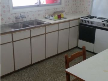 3+1 Fully furnished flat in Yenisehir Nicosia, free internet, 3 minutes walk to bus stop, 5 minutes to Dereboyu