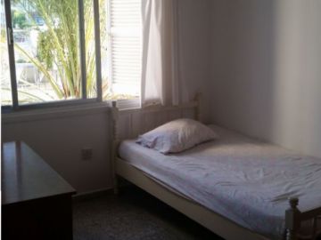 3+1 Fully furnished flat in Yenisehir Nicosia, free internet, 3 minutes walk to bus stop, 5 minutes to Dereboyu