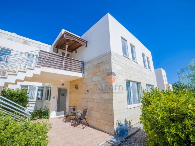 Superbly Renovated 2 Bed Garden Apartment With Direct Sea Views