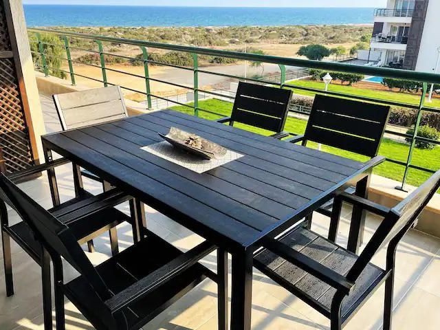 Bright 3 bedroom  Seaview apartment