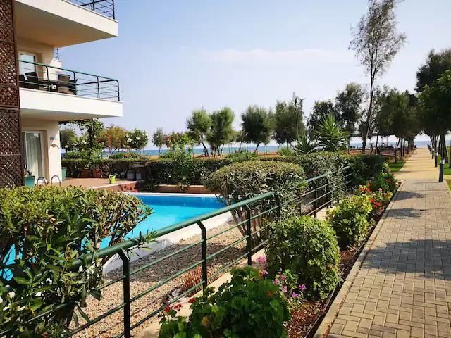 Bright 3 bedroom  Seaview apartment