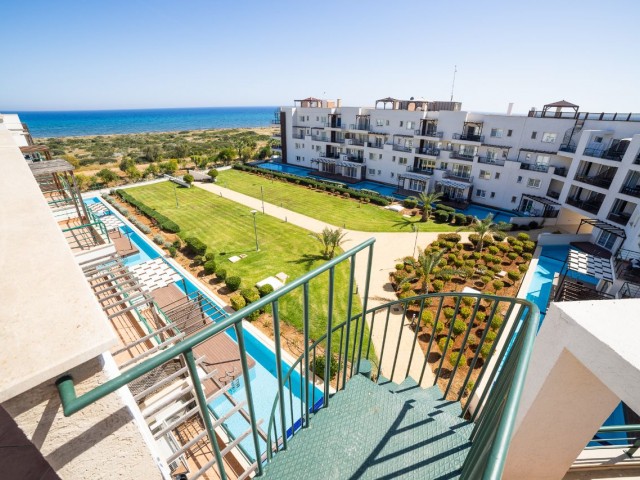 Bright and Airy 3 Bed Penthouse In Resort Style Development With Its Own Sandy Beach.