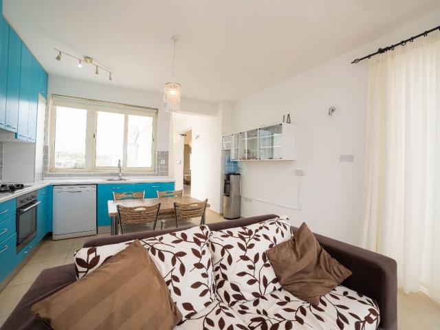 Perfekt präsentiertes Penthouse mit 2 Schlafzimmern und privater Dachterrasse in Esentepe