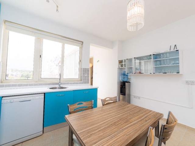 Perfekt präsentiertes Penthouse mit 2 Schlafzimmern und privater Dachterrasse in Esentepe