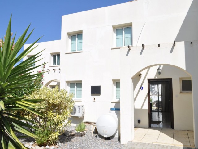 Immaculate 2 Bedroom Apartment On Quiet Boutique Site