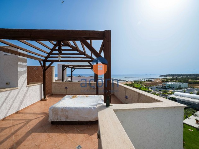 Atemberaubendes Penthouse mit 2 Schlafzimmern, Whirlpool und Meerblick im Thalassa Beach Resort Da T