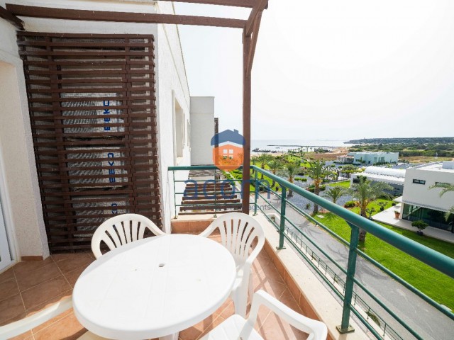 Atemberaubendes Penthouse mit 2 Schlafzimmern, Whirlpool und Meerblick im Thalassa Beach Resort Da Turk Kocanli