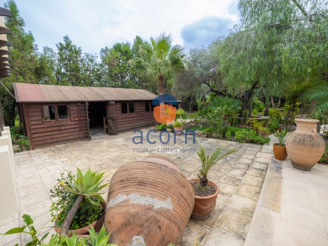 A Truly Unique and Very Beautiful 3 Bedroom Bungalow, With The Most Tranquil Oasis Of A Garden