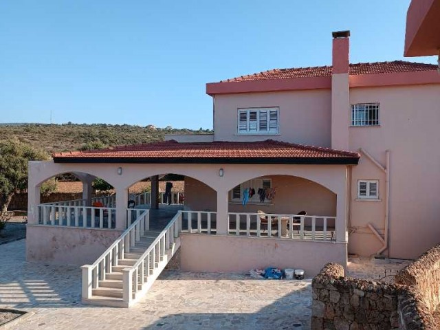 Einfamilienhaus am Strand von Erenköy zu verkaufen ** 