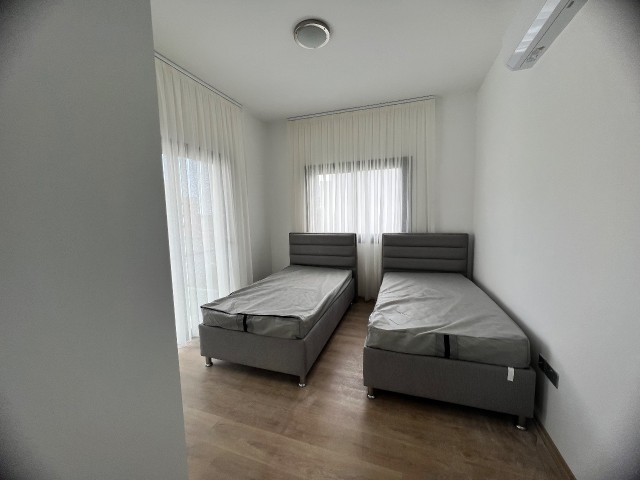 Luxuriöse, brandneue, komplett möblierte 3+1-Maisonette-Villa mit privatem Pool in İskele Ötükent