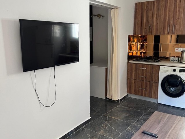 Kiralık 1+1 müstakil ev full eşyalı küvet banyolu Gulseren’de