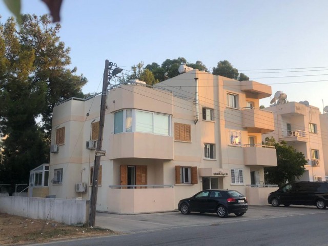 Aileler için ideal, Köşe Apartmanda, orta katta tek,  3 yatak odalı daire