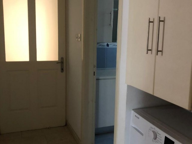 Aileler için ideal, Köşe Apartmanda, orta katta tek,  3 yatak odalı daire