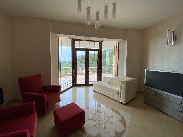 Koşk with 3 Donum views on the hill and 5 bedrooms on a high land in Ağırdağ ** 