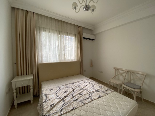 Privately furnished, well-kept 2 bedroom apartment with garden within walking distance to the sea ** 