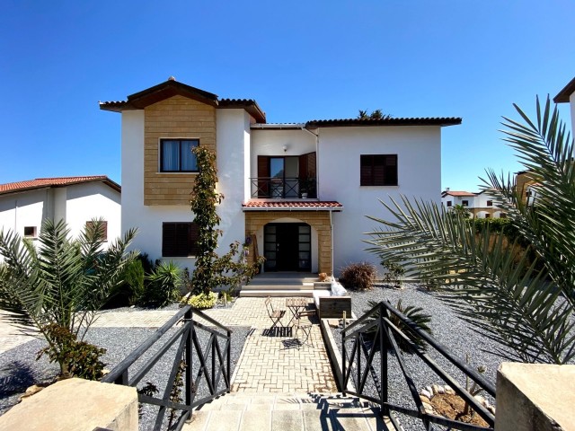 3 bedroom villa that will leave you intoxicated with mountain and sea views in Lapta! ** 