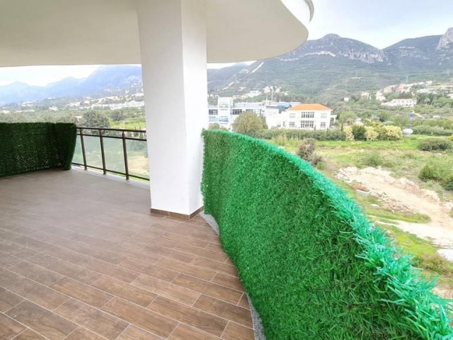 Wir bieten luxuriöse Apartments mit 3 Schlafzimmern im Zentrum von Kyrenia. ** 