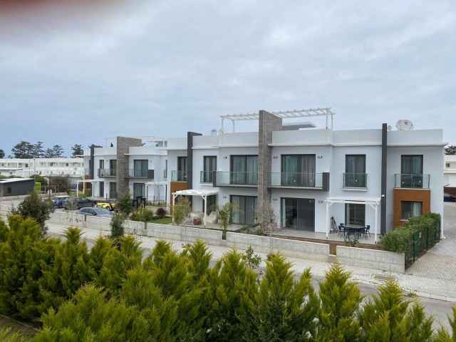 Penthouse mit Blick auf die Berge in Kyrenia Ozanköy ** 