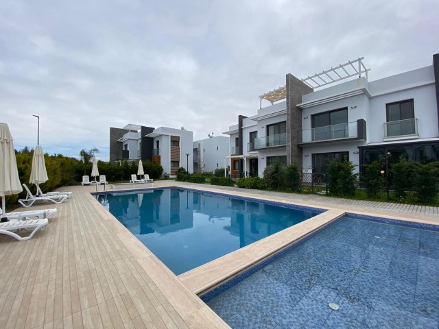 Penthouse mit Blick auf die Berge in Kyrenia Ozanköy ** 