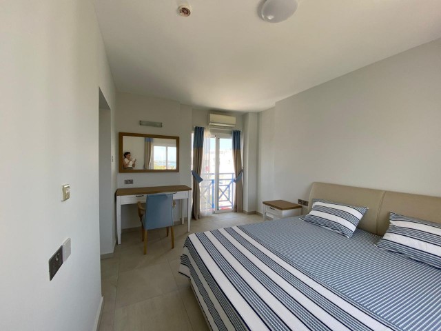 Geräumige Penthouse-Wohnung zum Verkauf mit Meer - und Bergblick in Kyrenia, Alsancak ** 