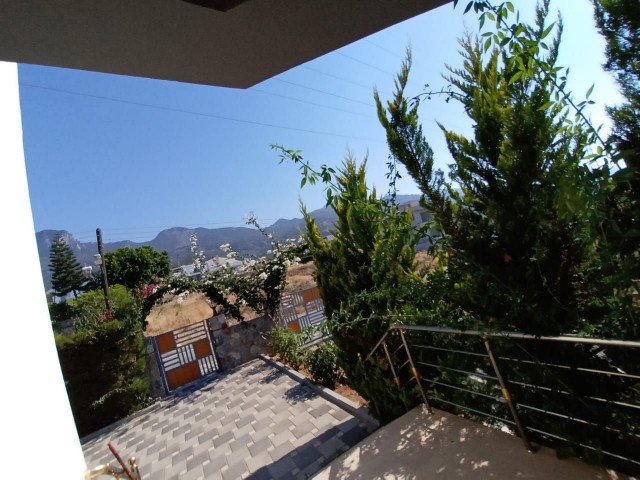 3+1 villa in Kyrenia Chatalköy. schöne Aussicht auf das Meer und die Berge. ** 