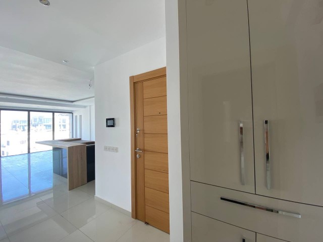 Penthouse Mit 3 Schlafzimmern Im Zentrum Von Kyrenia ** 