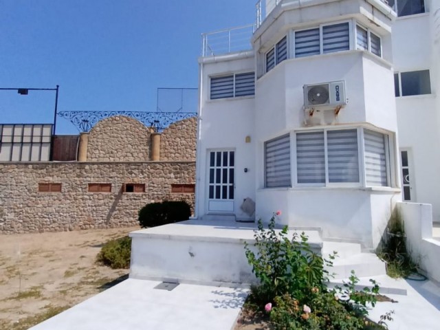 Gemütliche Zwei-Zimmer-Wohnung mit Panoramablick auf das Meer ** 