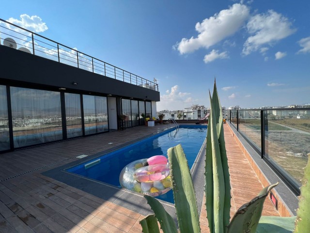 Penthouse 100m2 mit Terrasse und Schwimmbad. 