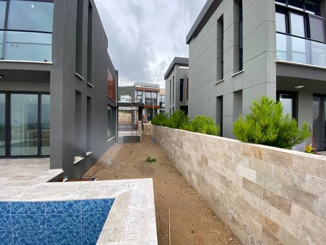 Unser neues Projekt in Girne Alsancak mit 4 Schlafzimmern, 25 m² Terrassenpool, Zentralheizung und intelligentem Soundsystem